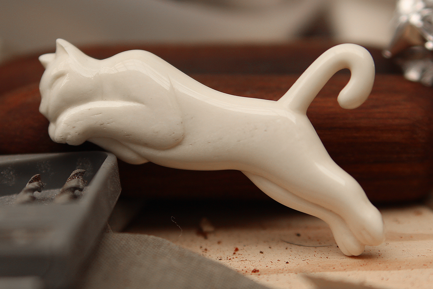 Panther bone carving by Tim Jepson.